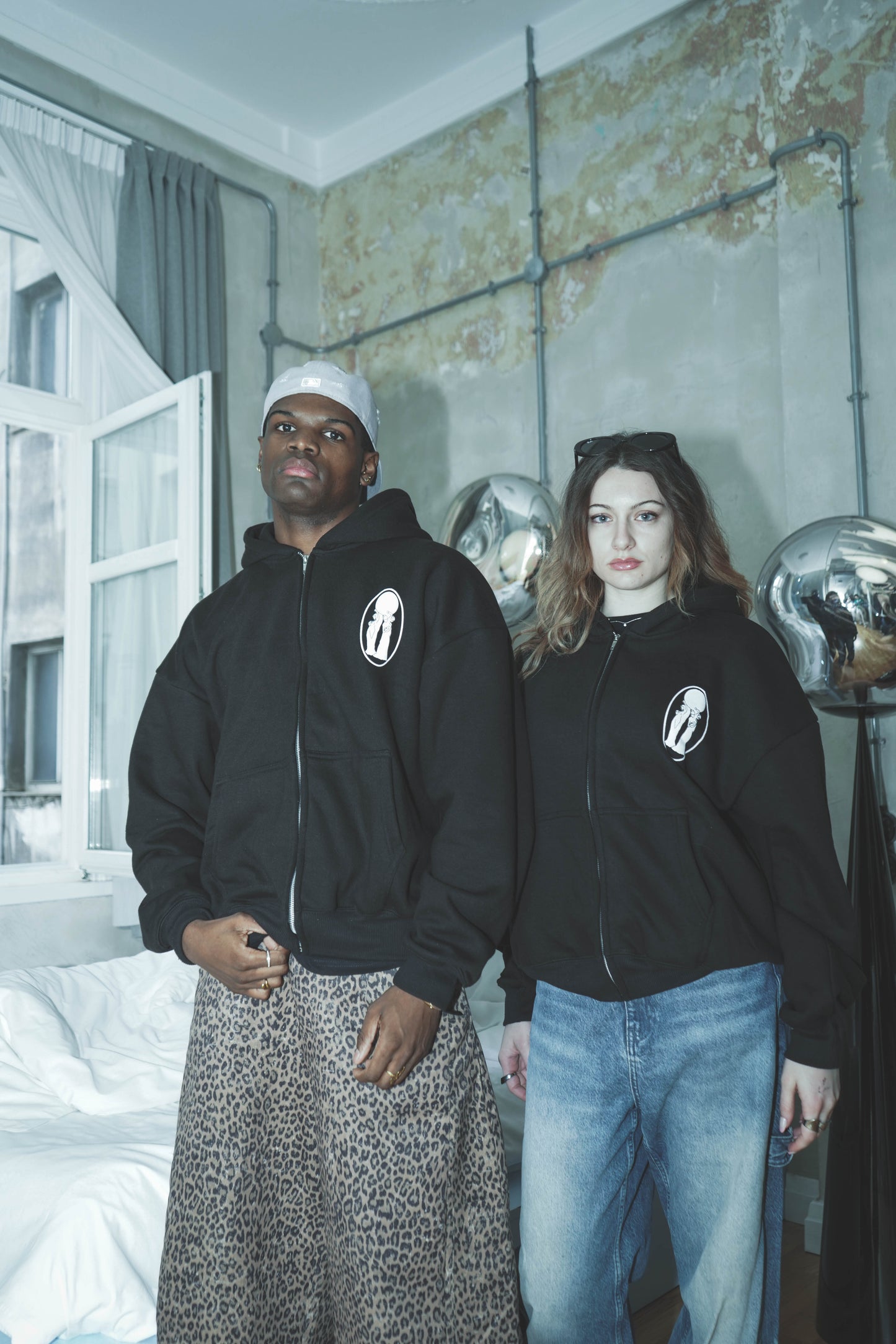 ULTIMATE CLASSIC ZIP HOODIE [BLACK]